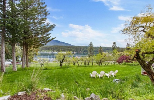 Bayview House | Discover MacDonald's Dromore Estate - Main House Retreat