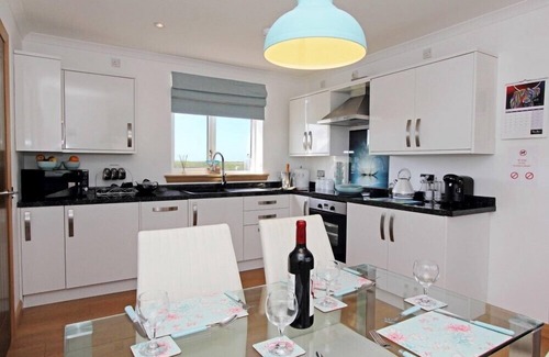 Isle of North Uist Cottage | Pet-Friendly Machair Cottage with Garden in Lochmaddy