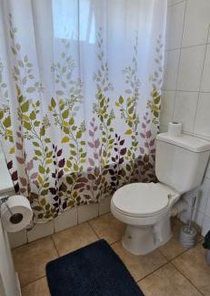 Machali Bed & Breakfast | Cozy Machali Room with Air Conditioning & Kitchen Access