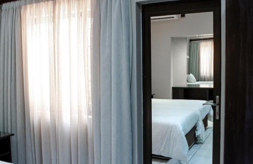 Lephalale Hotel | Relax at Machauka Lodge: Oceanfront Bliss & Pool Access