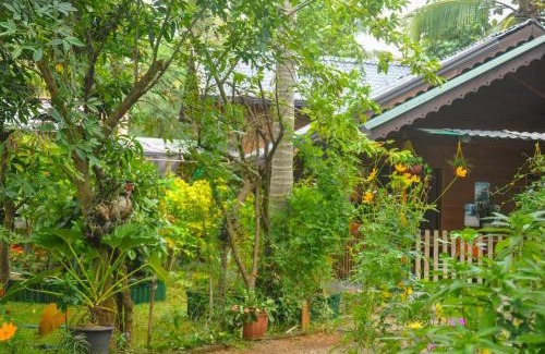 Inamaluwa Cabin | Guest Rated 10/10: Machcha Lodge Sigiriya with Breakfast