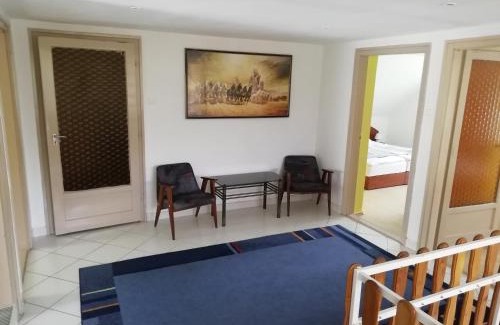 Bekescsaba Apartment | Pet-Friendly Retreat at Maci Vendégház - Rated 9/10