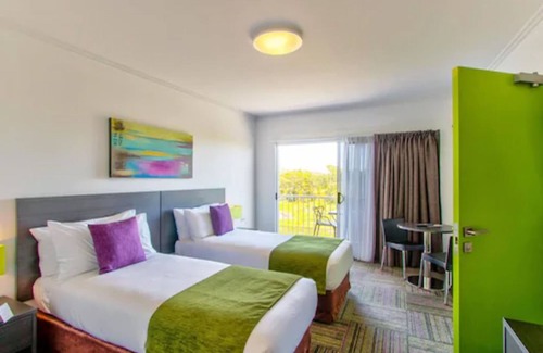East Mackay Hotel | Experience Mackay Oceanside Central Hotel: 4-Star Comfort