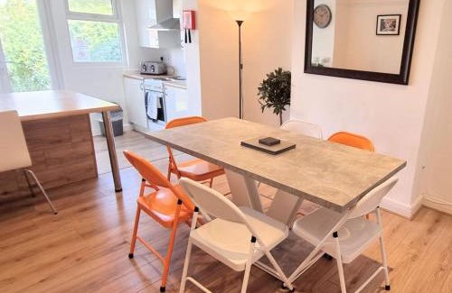 Filton House | Explore Comfort at Mackie House by Cliftonvalley Apartments