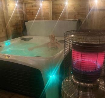 Arrochar House | Discover MacLeen Cottage: Pet-Friendly Retreat with Hot Tub