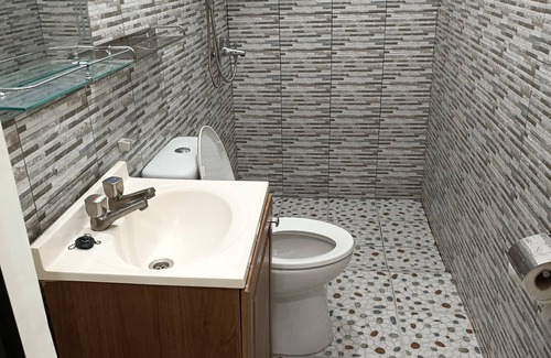 Lome House | Romantic Weekend Getaway at Maclom Apartment in Sagbado