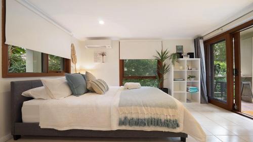Macmasters Beach House | Ocean View MacMasters Studio Retreat - Rated 9/10 by Guests