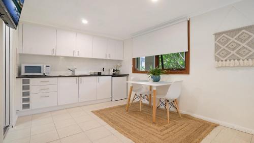 Macmasters Beach House | Ocean View MacMasters Studio Retreat - Rated 9/10 by Guests