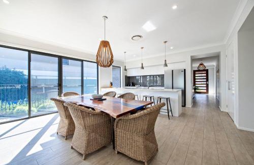 Dubbo House | Macquarie Entertainer: Pet-Friendly Pool Retreat Awaits