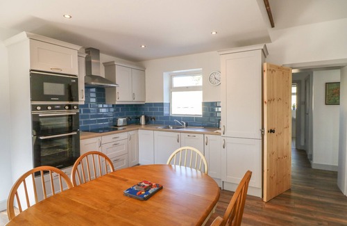 Macreddin Village Cottage | Family-Friendly MACREDDIN ROCK HOLIDAY COTTAGE in Wicklow