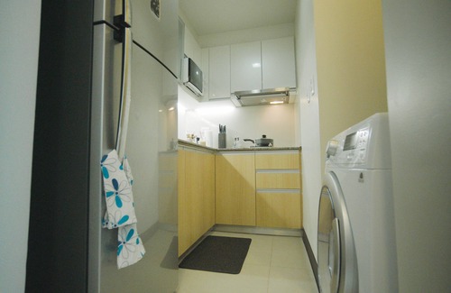 Lapu-Lapu Condo | Budget-Friendly Mactan Newtown Beach Condo with Pool
