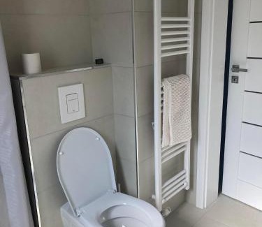 Gyor Apartment | Impeccable Stay at Madách Lakás - Family-Friendly Oasis