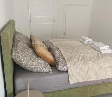 Gyor Apartment | Impeccable Stay at Madách Lakás - Family-Friendly Oasis