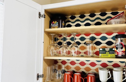 Southeast Salem Apartment | Retro Retreat: Mid-Century Style with Unique Amenities