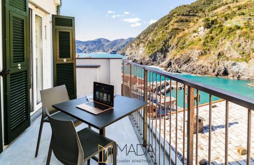 Vernazza House | Tranquil MADA Charm Apartments with Jacuzzi & Ocean Views