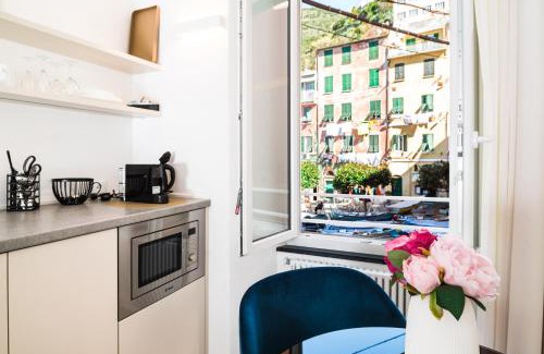 Vernazza Apartment | Ocean View MADA Charm Apartments with Hot Tub & Dining