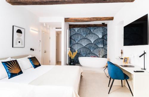 Vernazza Apartment | Ocean View MADA Charm Apartments with Hot Tub & Dining