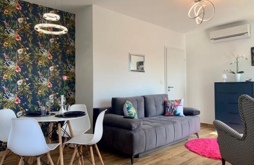 Keszthely Apartment | Oceanfront Madagascar Apartman Keszthely - Guest Rated 9.8