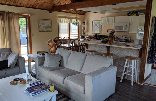 Madaket House | Cozy Madaket Retreat: 3BR, Steps to Beach & Ocean View
