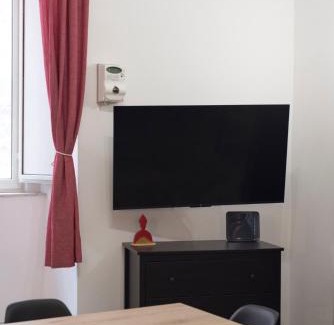 Quartieri Spagnoli Apartment | Top-Rated Family Stay at Madaleni Home Plebiscito