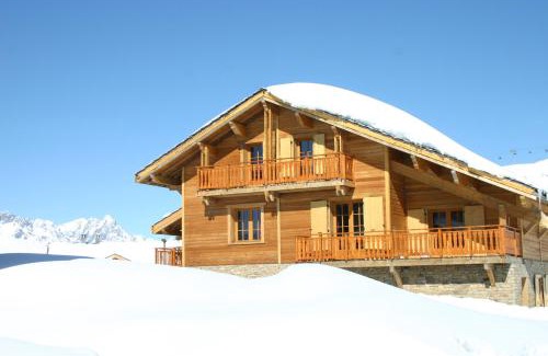 Bergers Ski Chalet | Discover Madame Vacances Les Chalets de l'Altiport Retreat