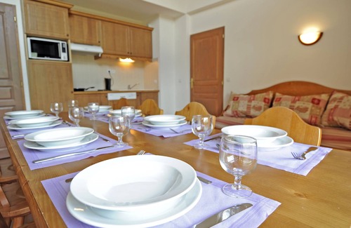 Valmeinier House | Discover Madame Vacances Résidence Le Vermont with Spa & Hot Tub