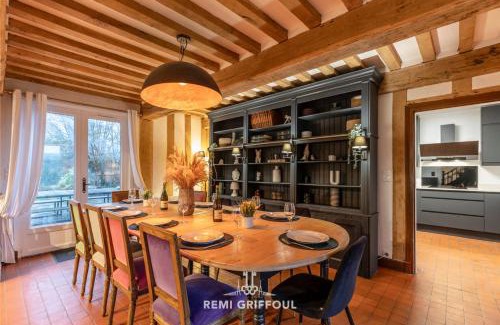 Barneville-la-Bertran Villa | Discover Maddalena: Idyllic Villa with Pool & Pet-Friendly