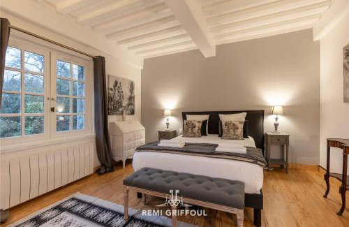 Barneville-la-Bertran Villa | Discover Maddalena: Idyllic Villa with Pool & Pet-Friendly