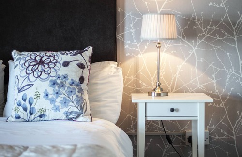 Bundoran House | Top-Rated Maddens Bridge Bar & Guesthouse with Dining Options