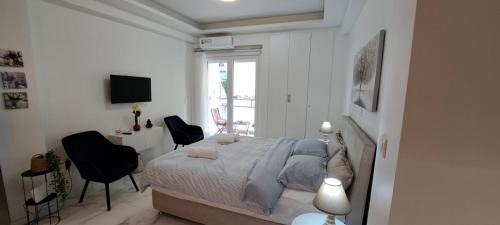 Koukaki Apartment | Family-Friendly Maddie's Apartment for Memorable Getaways