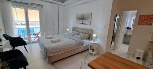 Koukaki Apartment | Family-Friendly Maddie's Apartment for Memorable Getaways