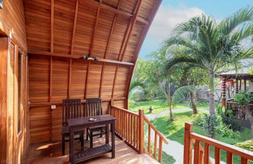 Pejarakan House | Relax at Made Taro - Menjangan Homestay with Oceanfront Views