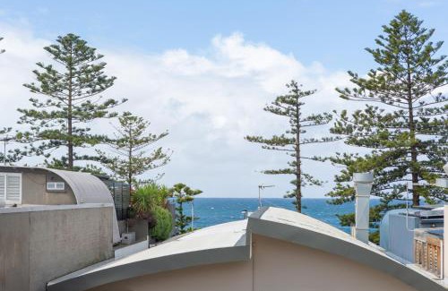 Dee Why Apartment | Trendy MadeComfy Apartment Steps from Dee Why Beach