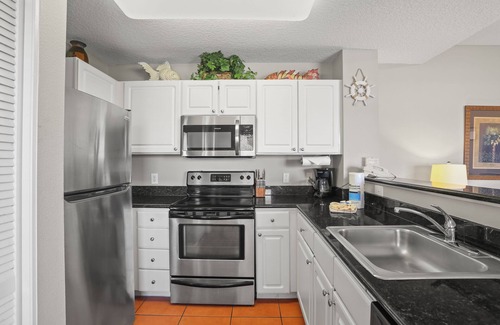 Madeira Beach Condo | Relaxing Madeira Bay Resort with Ocean Views & Beach Access