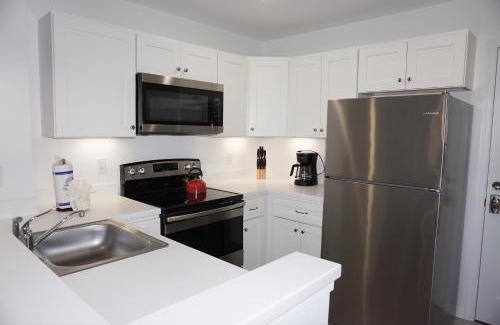 Madeira Beach House | Pet-Friendly Madeira Bay Resort with Pool & Hot Tub Amenities