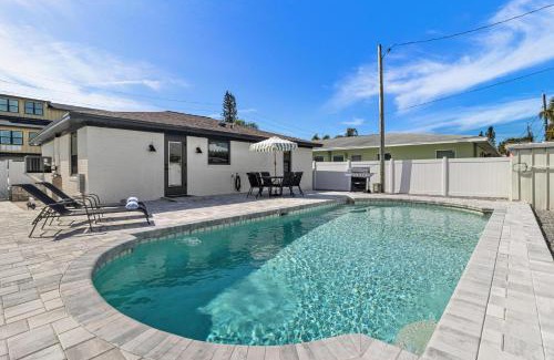 Madeira Beach House | Relax at Madeira Beach House Retreat with Private Pool