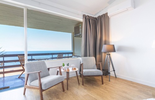 Canico Apartment | Idyllic Madeira Ocean View with Spa and Family Amenities