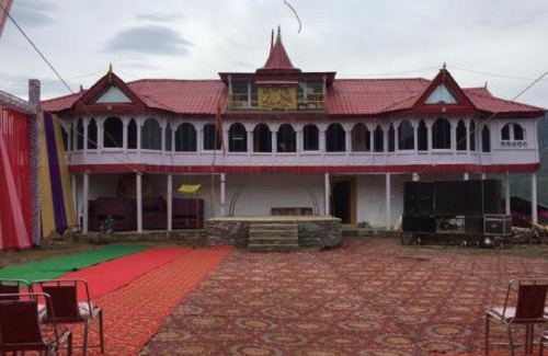 Theog House | Budget-Friendly Madhan Palace Homestay - Perfect for Families