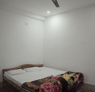 Latehar House | Madhu Guesthouse
