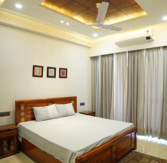 Panchkula House | Madhukar Homestays: Family-Friendly Retreat with Breakfast