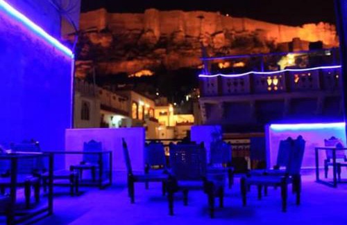 Gulab Sagar House | Inviting Madhur Villa Guest House: Family-Friendly Comfort