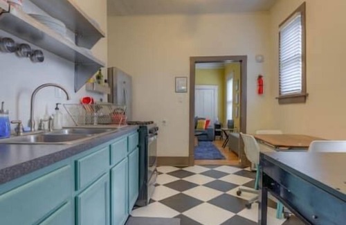 Midtown House | Experience Madison at the Square: Free Coffee & Gig WiFi!