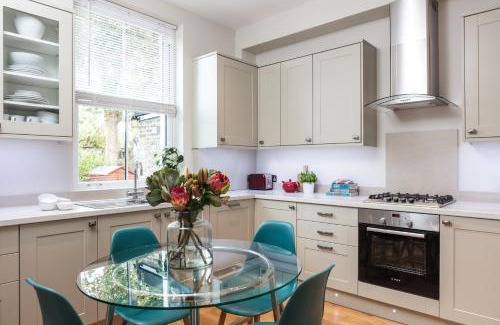 Balham Apartment | Comfortable Madison Hill - Byrne Garden 1 with Pet-Friendly Perks