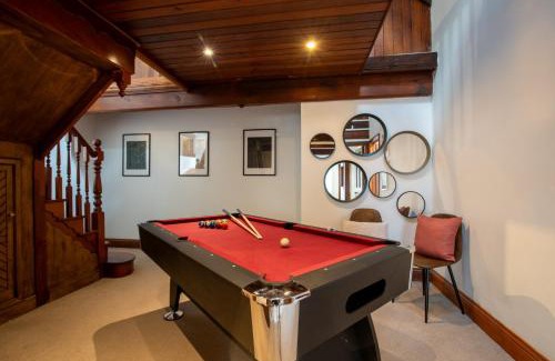 Cwm Frwd Oer Apartment | Charming Madison House: Unique Converted Church Stay
