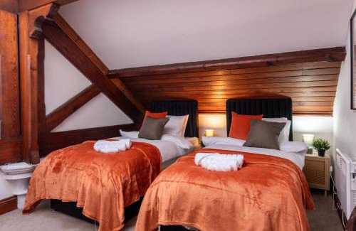 Cwm Frwd Oer Apartment | Charming Madison House: Unique Converted Church Stay