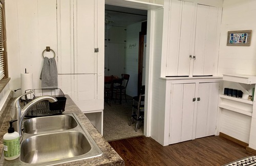 McFarland Cottage | Lakefront Cottage Near Downtown Madison with Scenic Views
