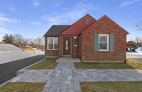 Middletown House | Guest Rated 10/10 - Madison Lodge, Port Jervis Awaits