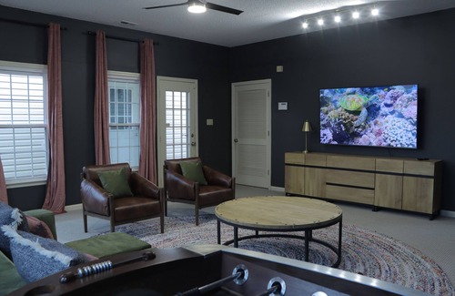 Madison House | Madison Poolside Parlour