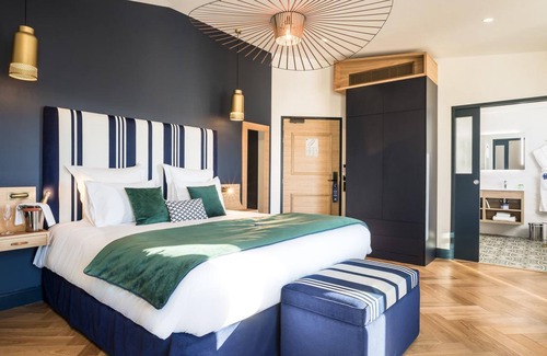 Saint-Jean-de-Luz City Center Hotel | Elegant Madison Saint Jean de Luz with Pool and Spa Amenities