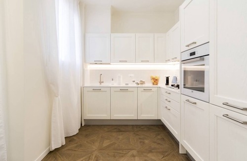 Cittadella Apartment | Indulge at Madonna Montecchi Suite with Lake View & Spa